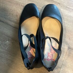 Jellypop Women’s Black Flats Size 11